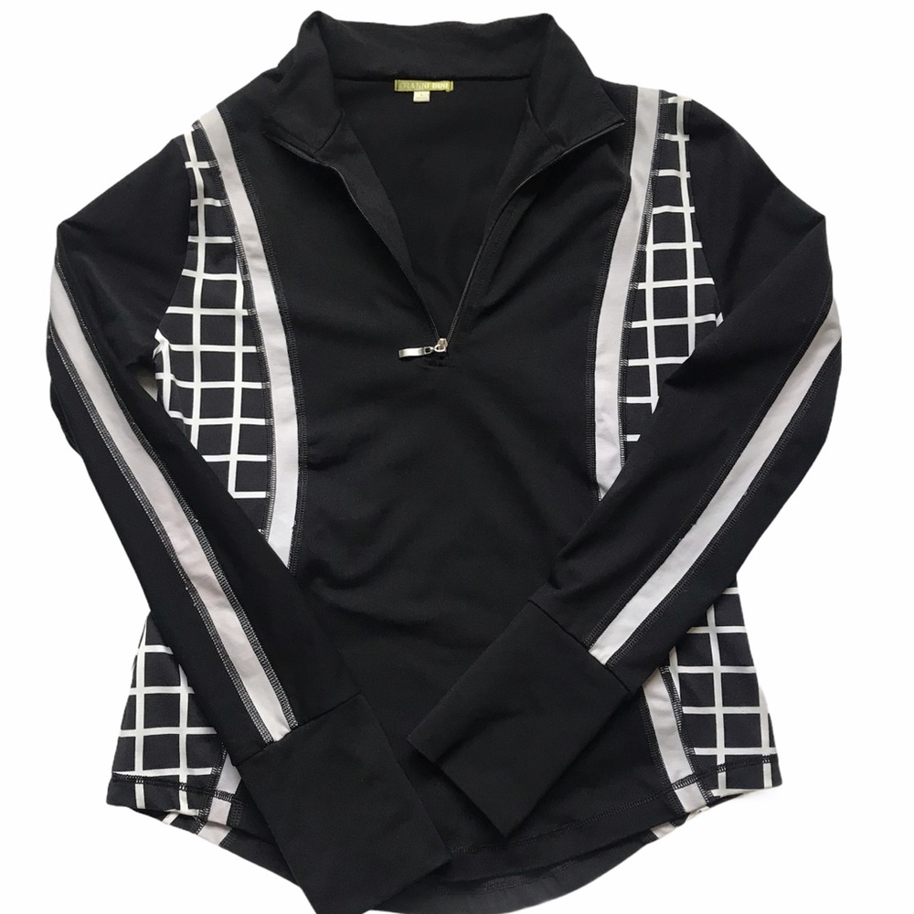 Classy, SEXY and smart Gianni Bini Athletic half zip top